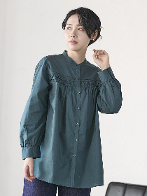 タッキングローンブラウス