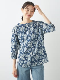 【サプライズセール！対象アイテム】ギャザーフラワープリントブラウス