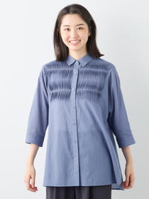 ピンタックブラウス