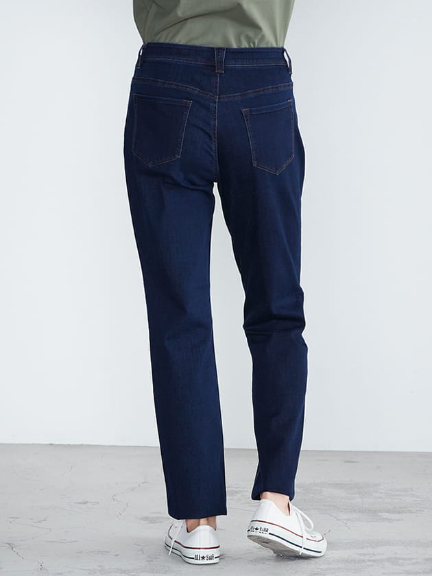 モデル身長：168㎝　着用サイズ：11