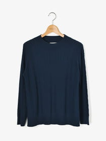 ケーブルハイネックニット