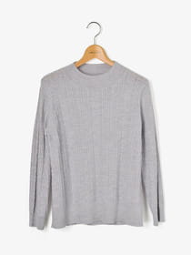 ケーブルハイネックニット