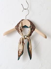 【WEB限定】クワトロ・ハーモニー　プリーツスカーフ