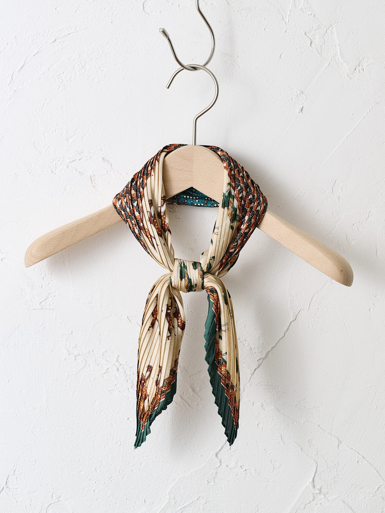 【WEB限定】クワトロ・ハーモニー　プリーツスカーフ