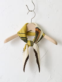 【WEB限定】ジオメトリック・フュージョン　プリーツスカーフ