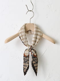 【WEB限定】グリッド・シンフォニー　プリーツスカーフ