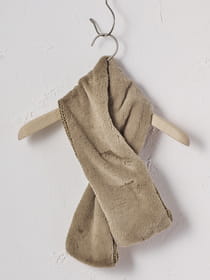 【WEB限定】ニット×フェイクファーマフラー