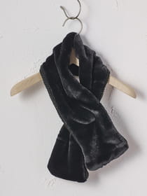 【WEB限定】ニット×フェイクファーマフラー