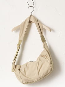 【WEB限定】軽量ナイロンショルダーバッグ