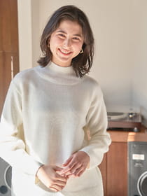 ［ニット］ハイネック/ブークレーバックスリット