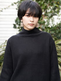 ［ニット］ハイネック/ブークレーバックスリット