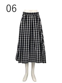 チェック柄イレギュラーヘムスカート