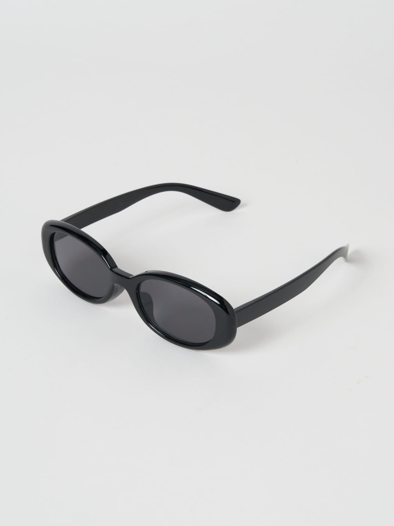 NOVA OVAL SUNGLASSES