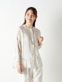 【Linelino】ギャザー手書き風刺繡ブラウス