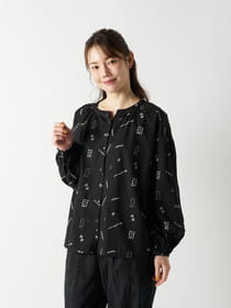 【Linelino】バンドカラーフラワーモチーフ刺繡ブラウス