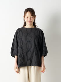 【Linelino】ボートネックニュアンス刺繡ブラウス