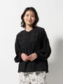 ヨーク3D刺繍ブラウス