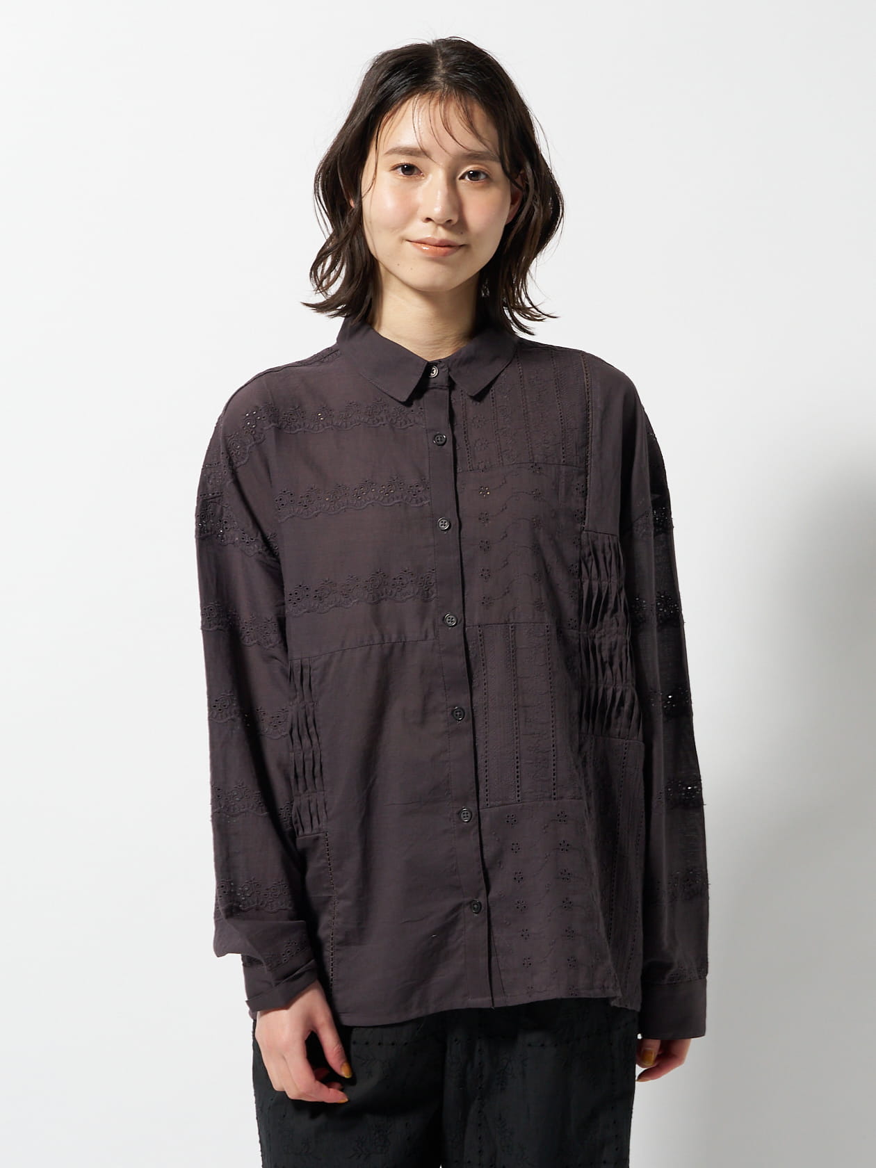 パッチワーク刺繍シャツ