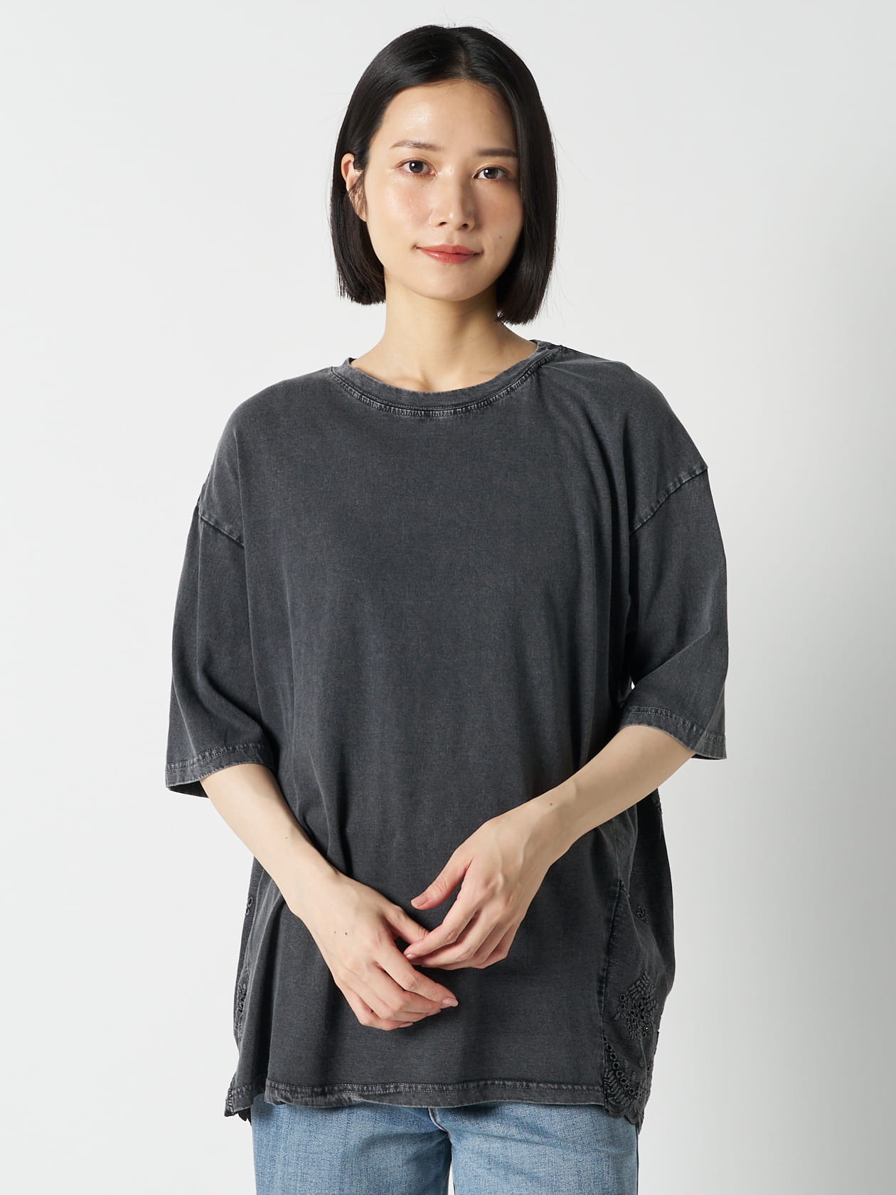 【愛着シリーズ】バックシフリー刺繡ピグメントTシャツ