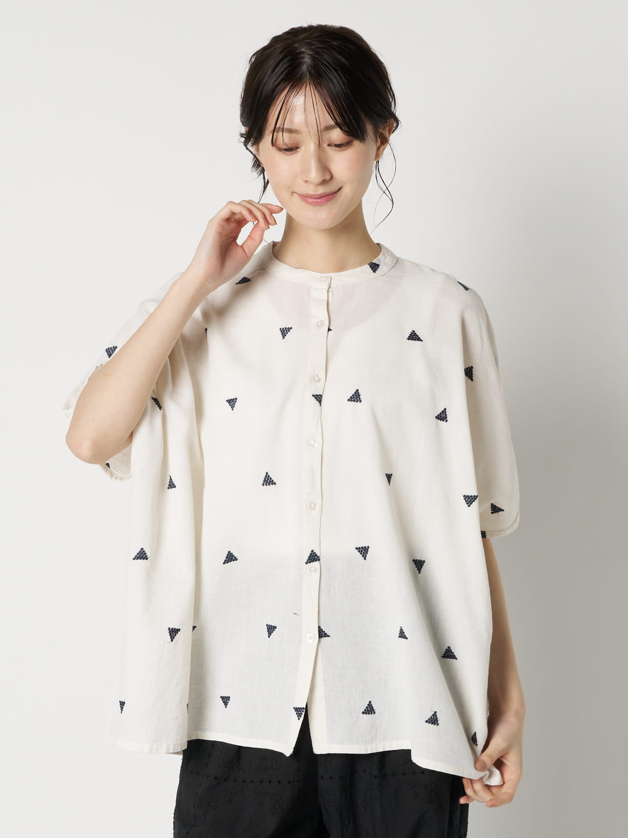 【Linelino】ナチュラルドット刺繍ドルマン風ブラウス