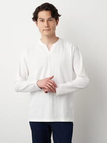 キーネックTシャツ